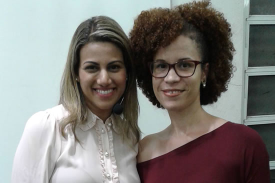 Rebeca Nemer Professora de Libras
